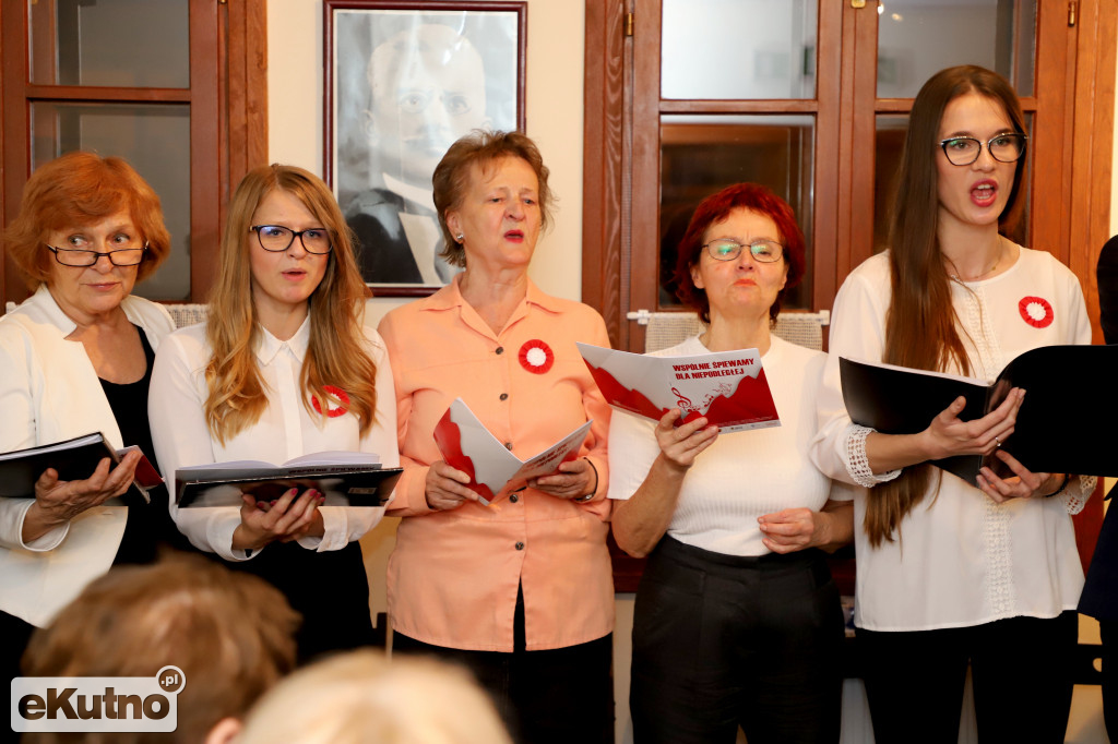 Dla Niepodległej w Dworku Modrzewiowym