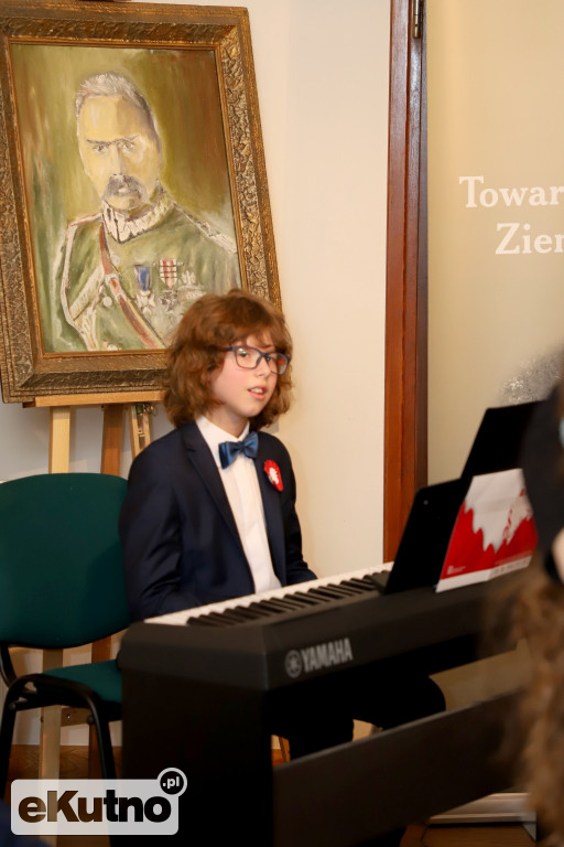 Dla Niepodległej w Dworku Modrzewiowym