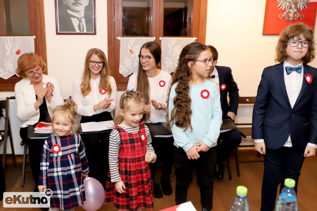 Dla Niepodległej w Dworku Modrzewiowym