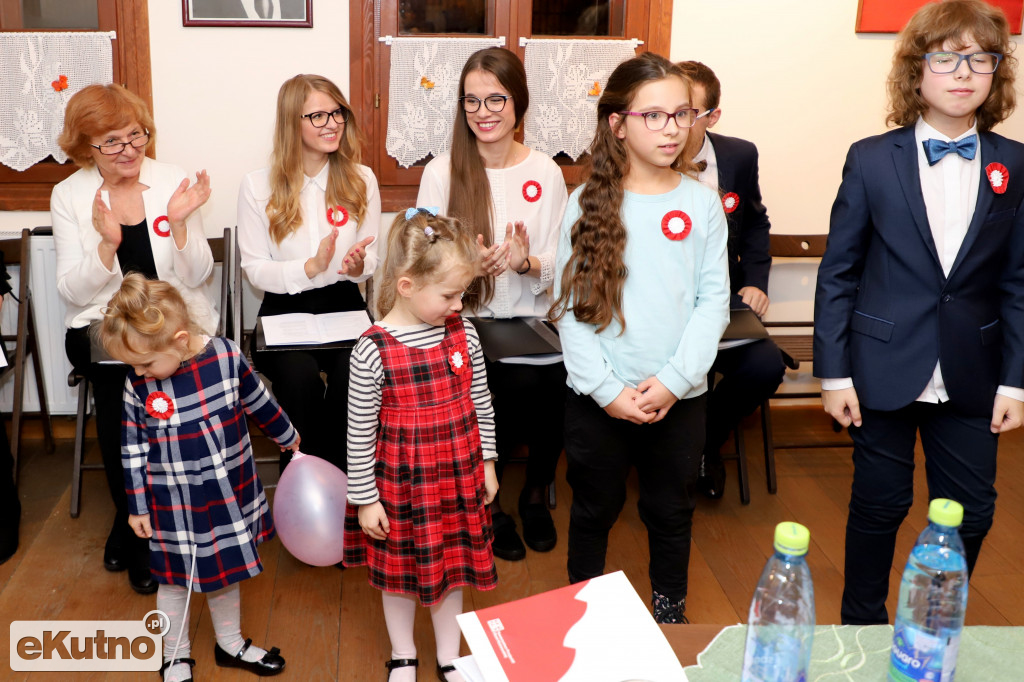 Dla Niepodległej w Dworku Modrzewiowym