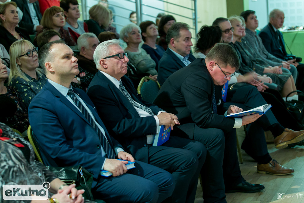 Kutnowskie Zeszyty Regionalne Tom XXIII