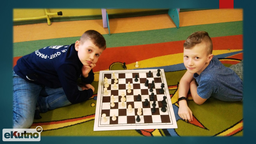 Szachy i scrabble w Szóstce