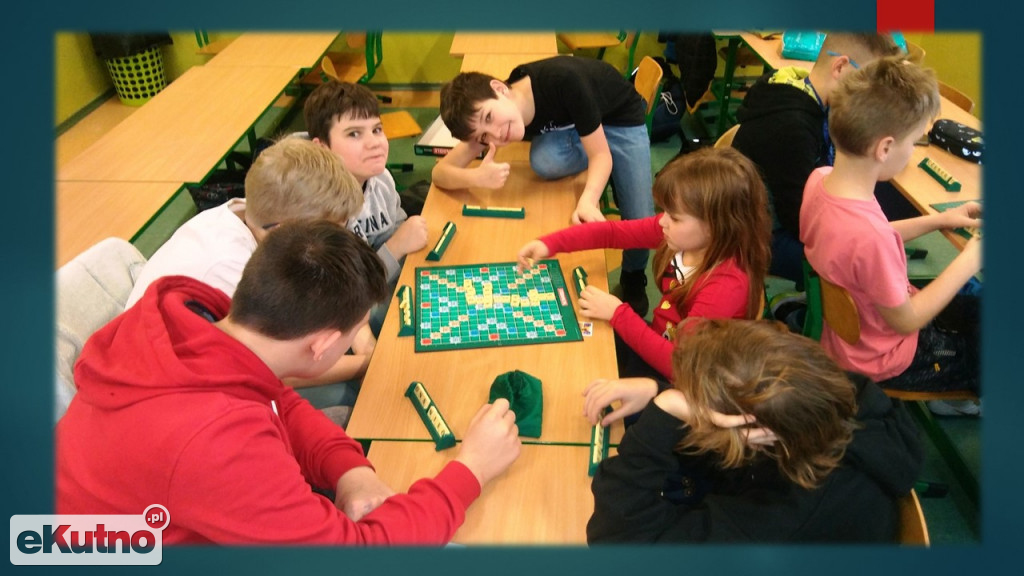 Szachy i scrabble w Szóstce