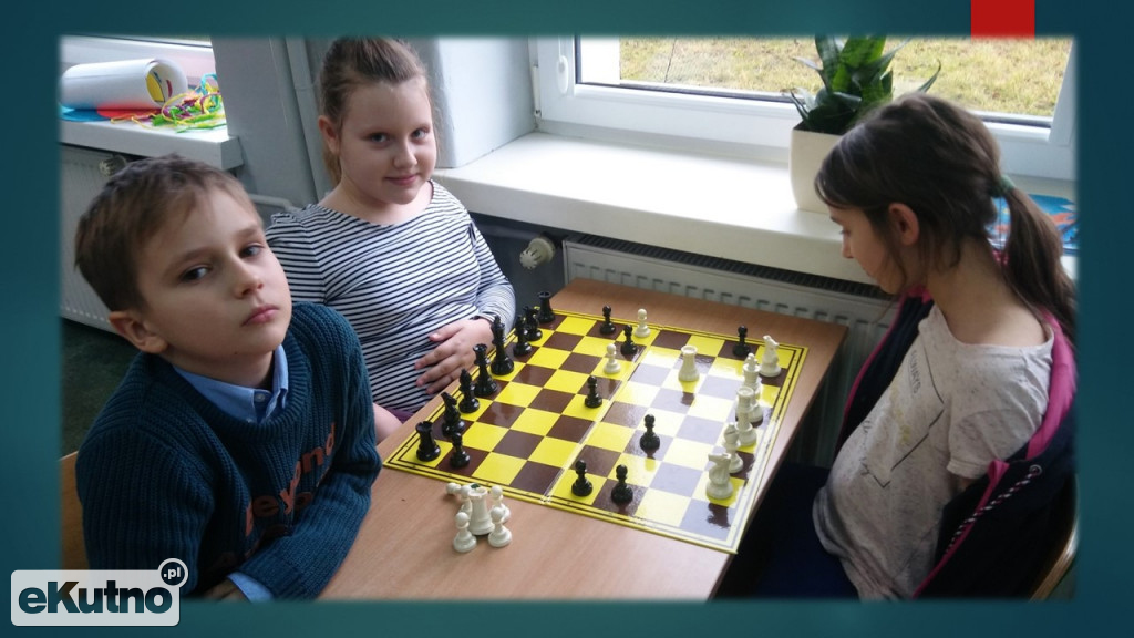 Szachy i scrabble w Szóstce