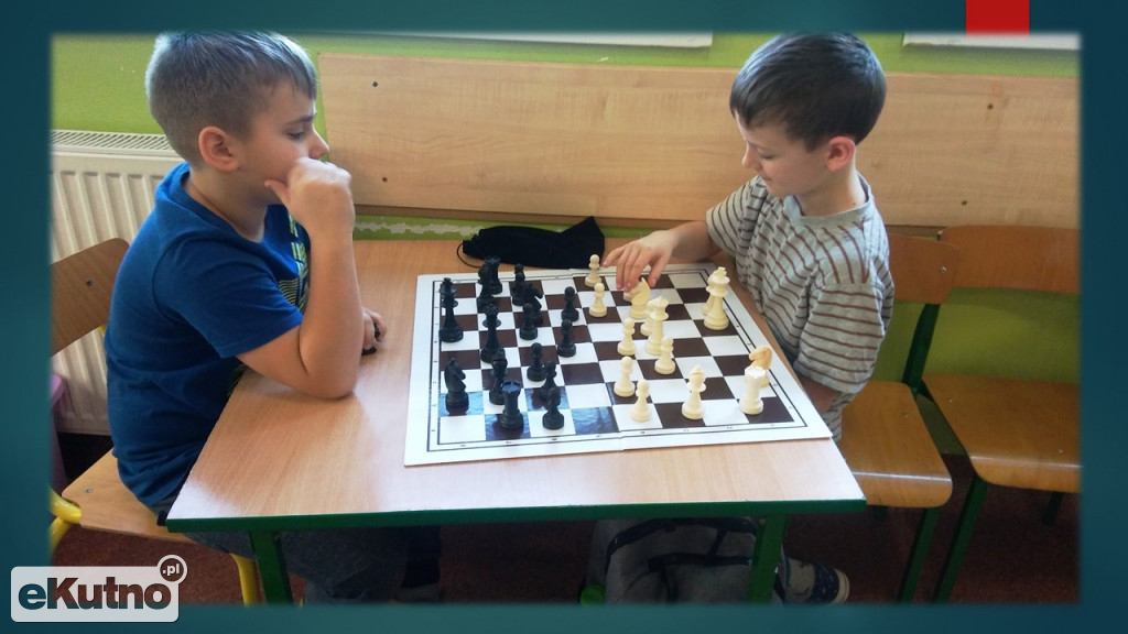 Szachy i scrabble w Szóstce