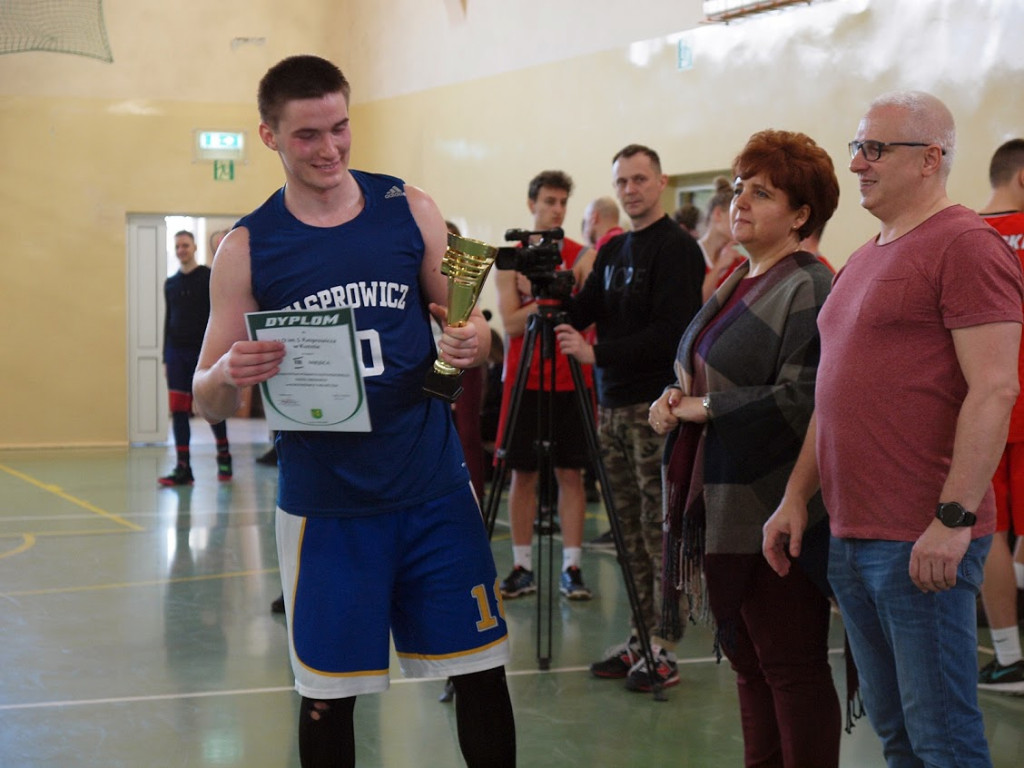 I Mistrzostwa Powiatu Kutnowskiego Szkół Średnich w Koszykówce