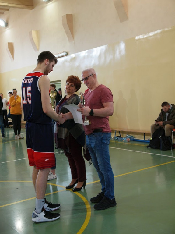 I Mistrzostwa Powiatu Kutnowskiego Szkół Średnich w Koszykówce