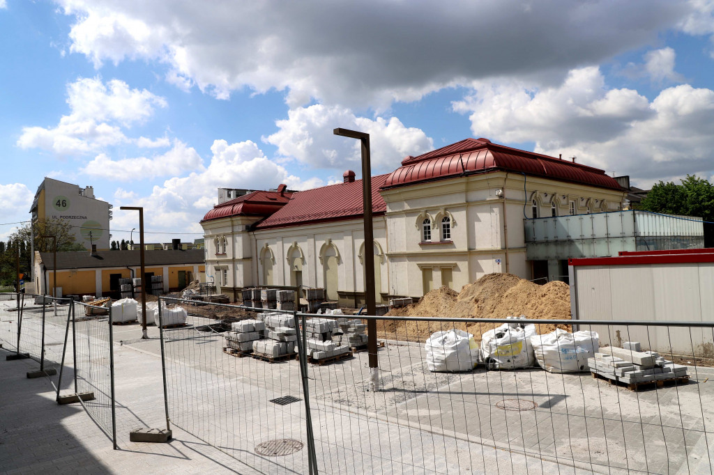 Rynek Zduński cały w betonie