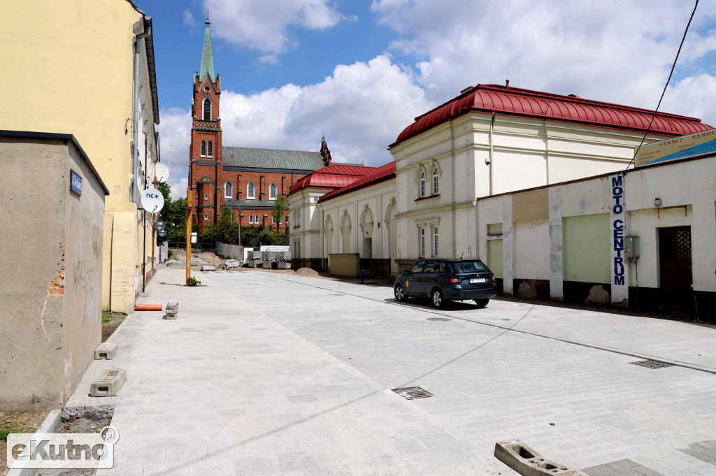 Rynek Zduński cały w betonie