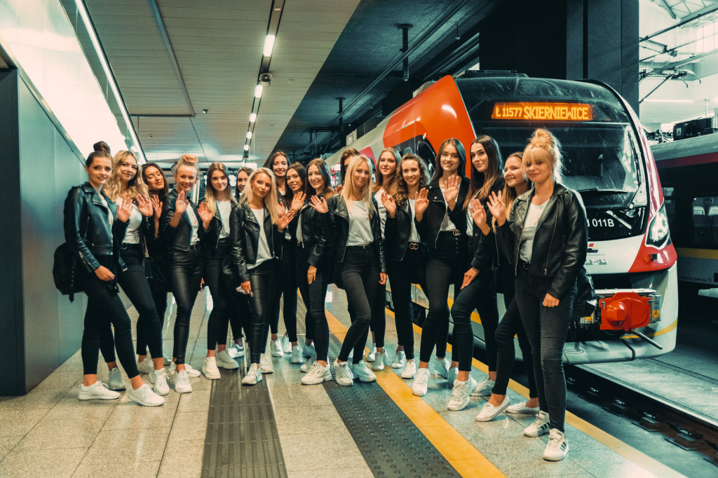 Finalistki Miss podróżują ŁKA