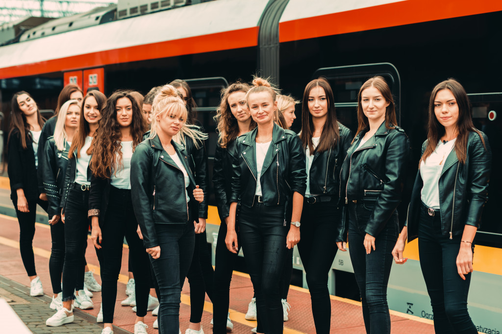 Finalistki Miss podróżują ŁKA