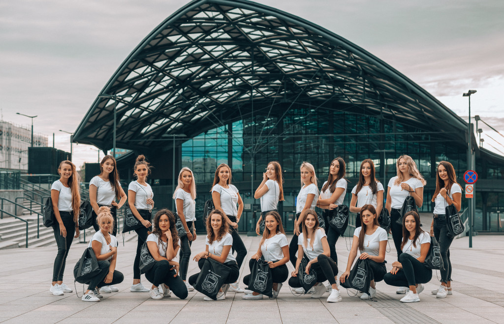 Finalistki Miss podróżują ŁKA
