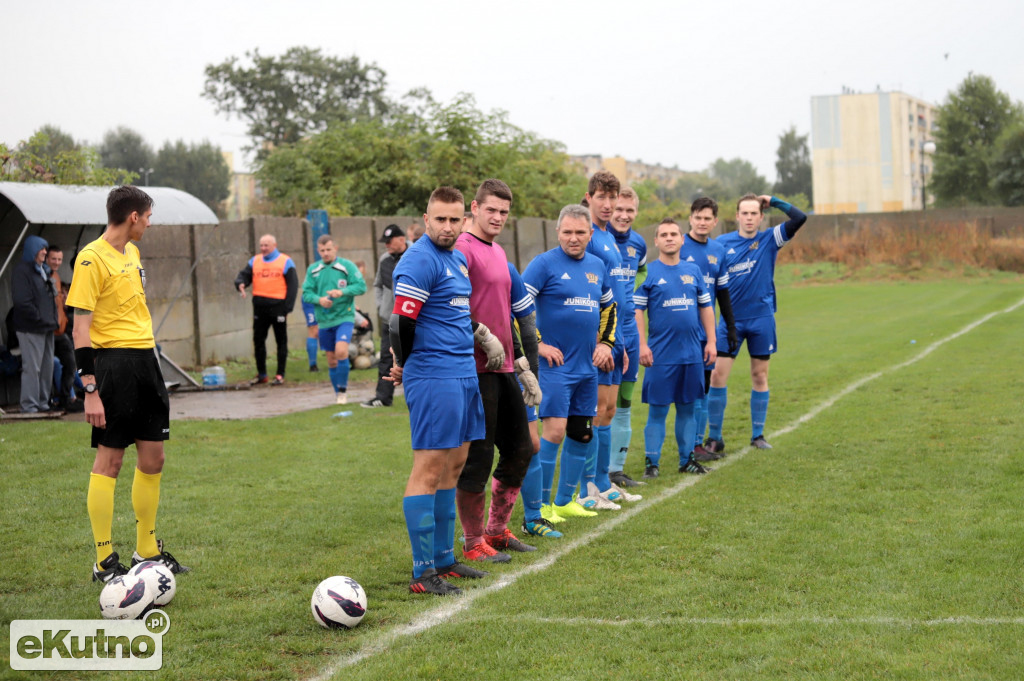 SL Salos Róża Kutno - LKS Dąbrówka 5 : 3