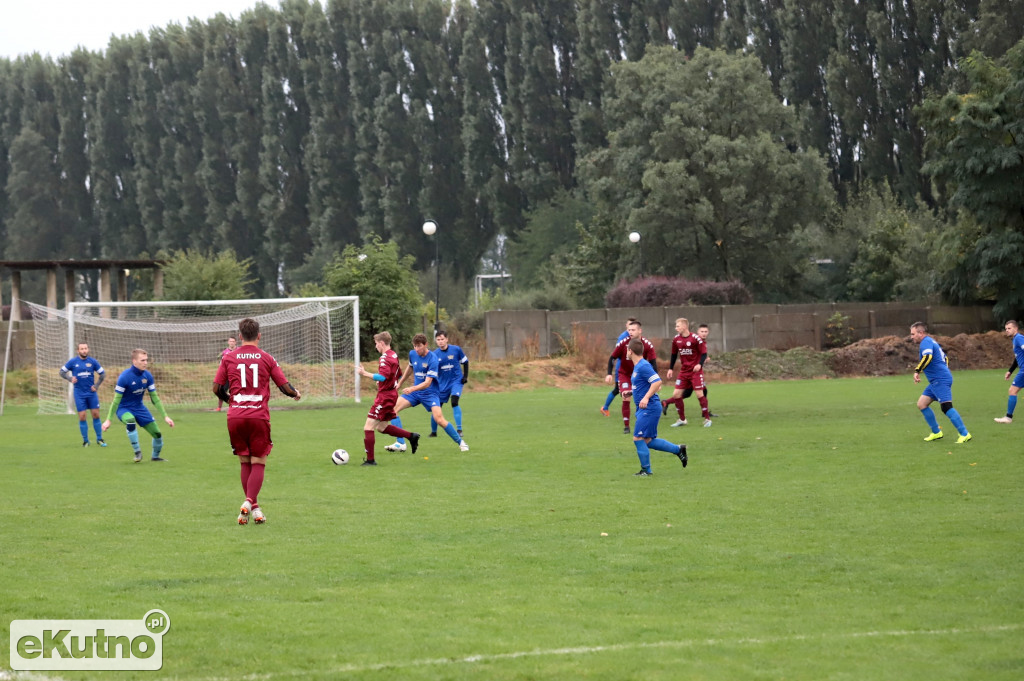 SL Salos Róża Kutno - LKS Dąbrówka 5 : 3