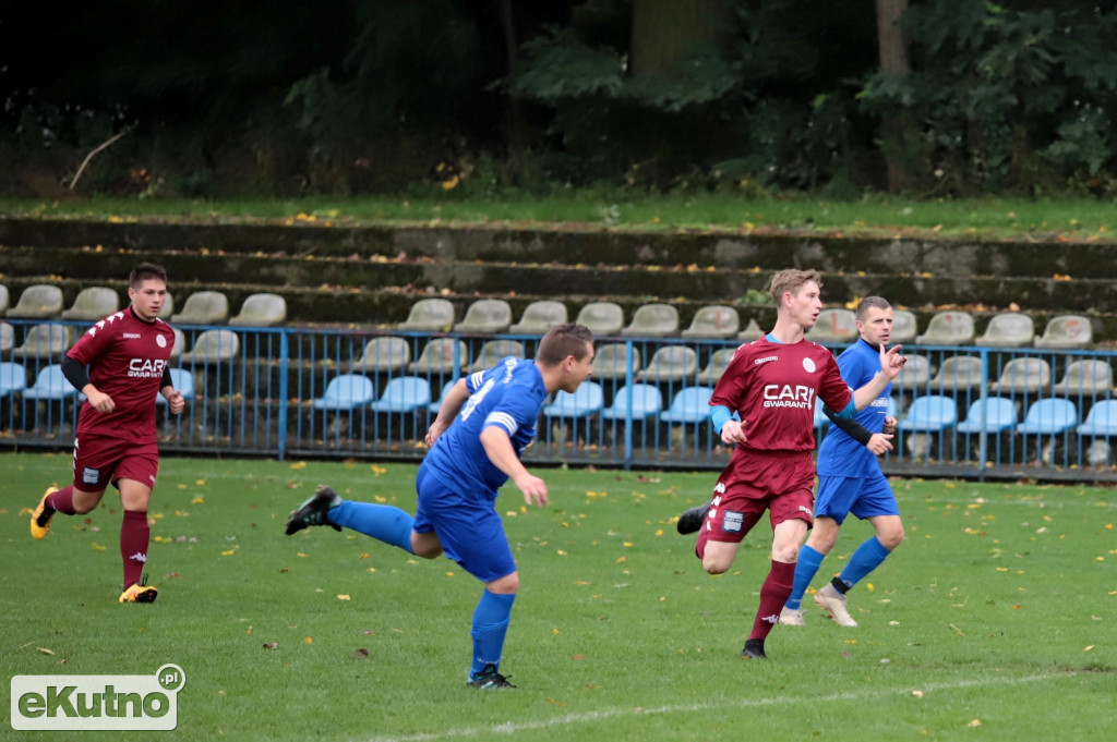 SL Salos Róża Kutno - LKS Dąbrówka 5 : 3