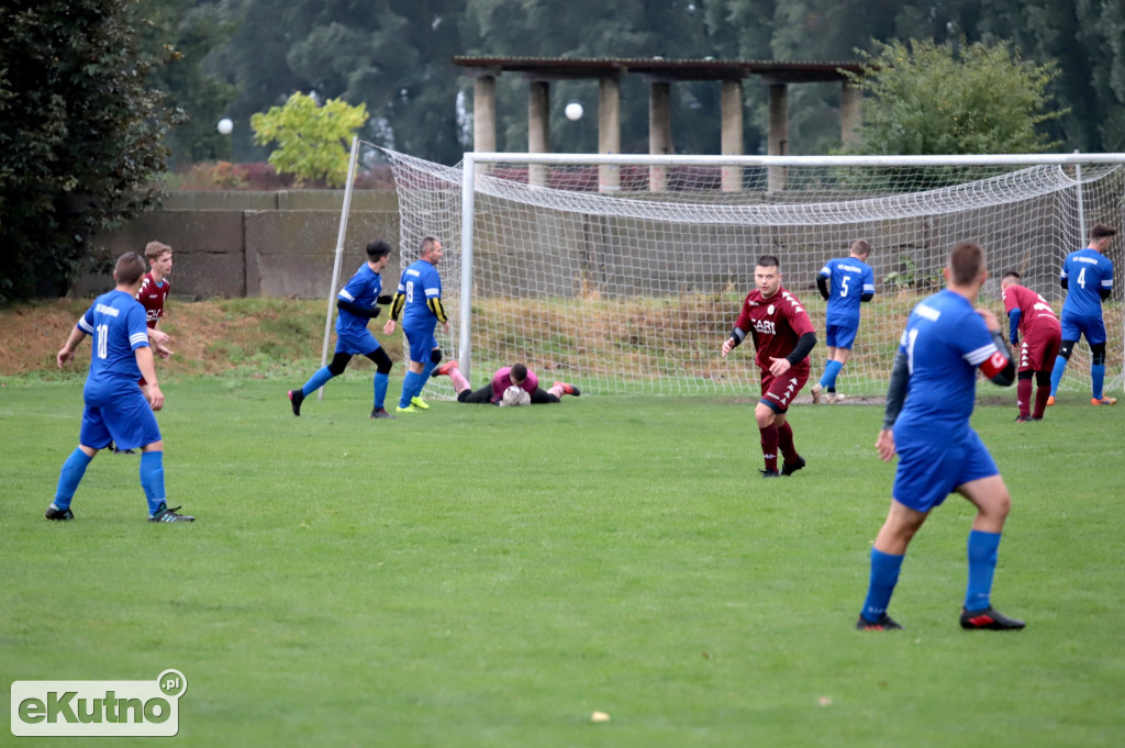 SL Salos Róża Kutno - LKS Dąbrówka 5 : 3