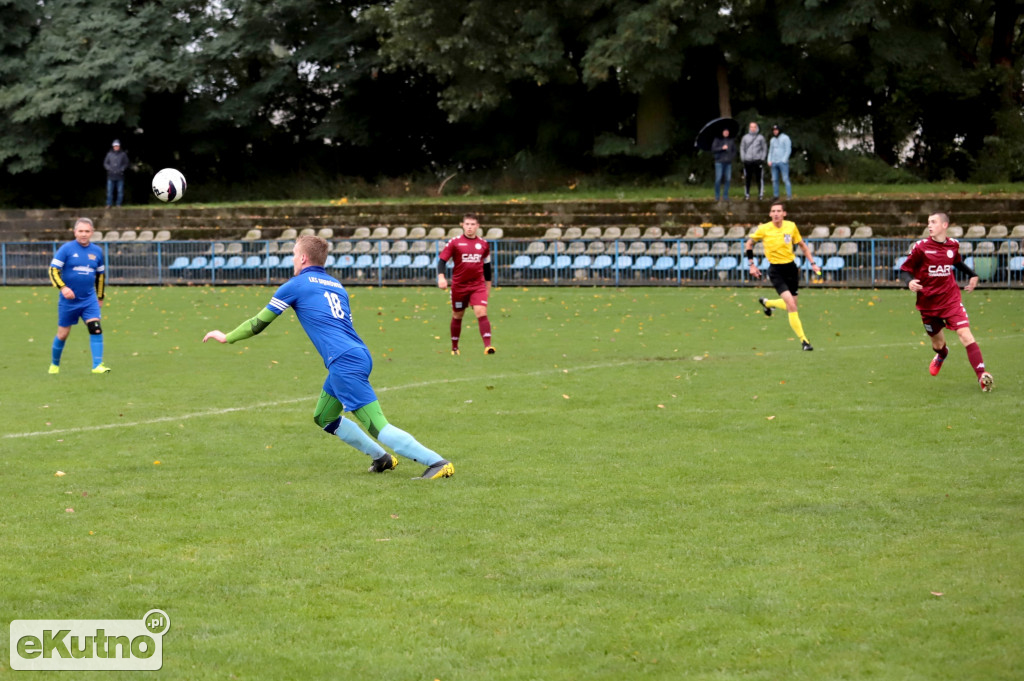 SL Salos Róża Kutno - LKS Dąbrówka 5 : 3