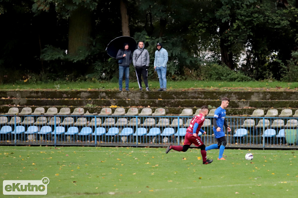 SL Salos Róża Kutno - LKS Dąbrówka 5 : 3