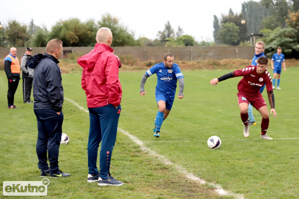 SL Salos Róża Kutno - LKS Dąbrówka 5 : 3