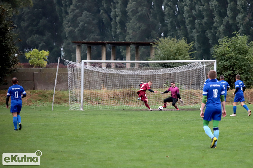 SL Salos Róża Kutno - LKS Dąbrówka 5 : 3