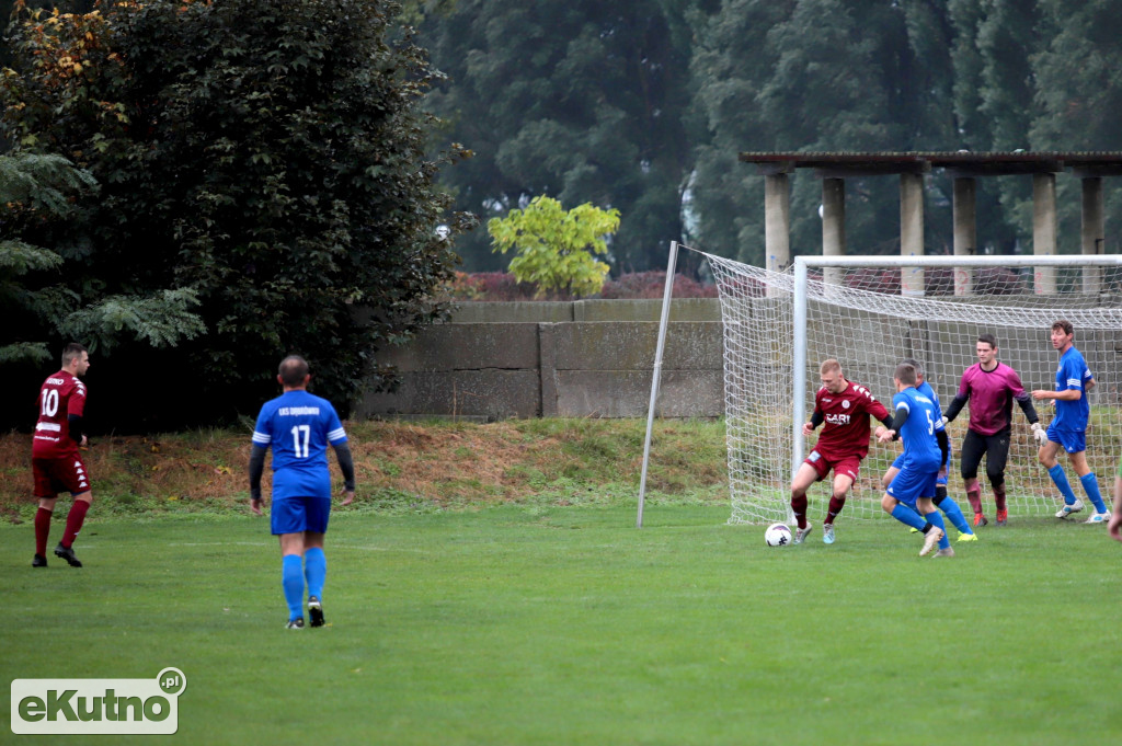 SL Salos Róża Kutno - LKS Dąbrówka 5 : 3