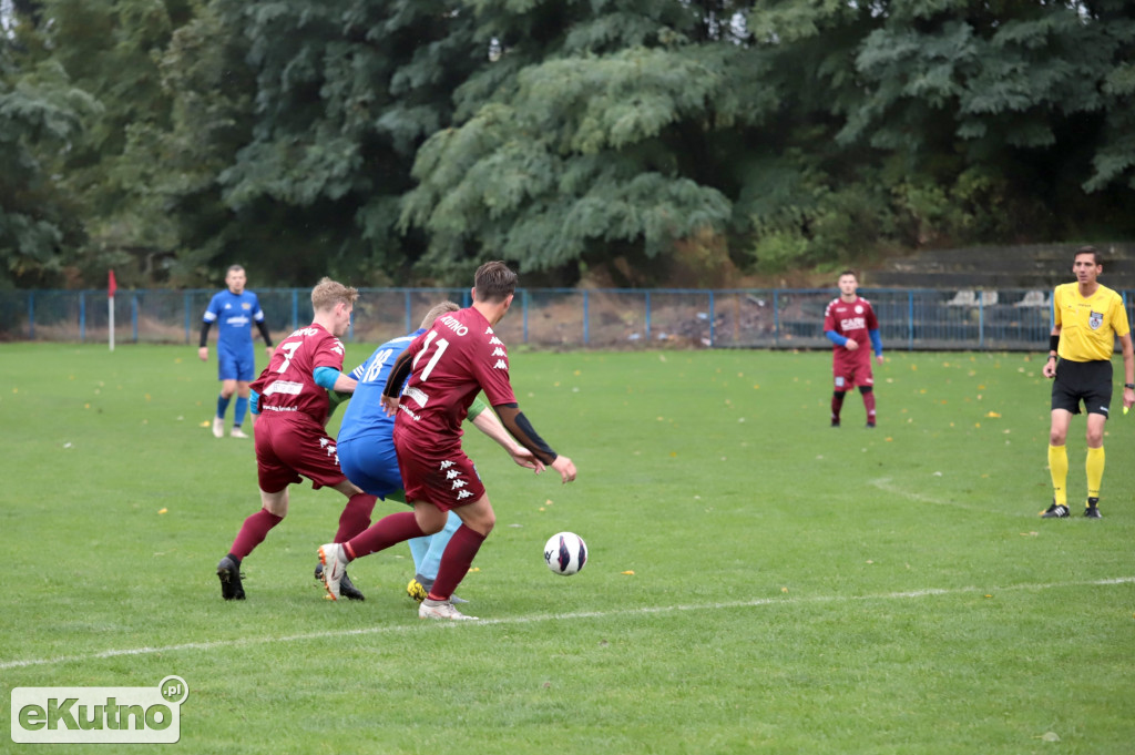 SL Salos Róża Kutno - LKS Dąbrówka 5 : 3