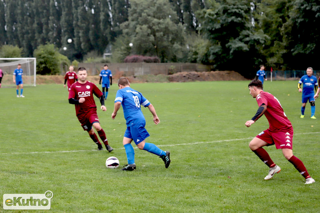 SL Salos Róża Kutno - LKS Dąbrówka 5 : 3