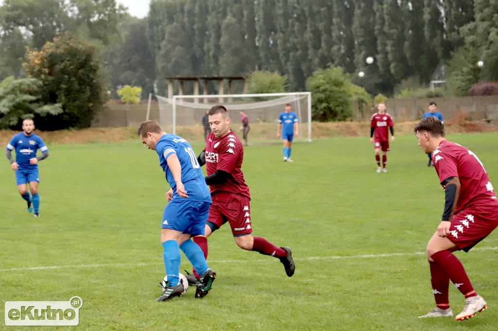 SL Salos Róża Kutno - LKS Dąbrówka 5 : 3