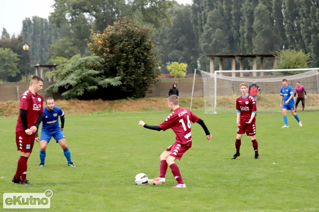 SL Salos Róża Kutno - LKS Dąbrówka 5 : 3