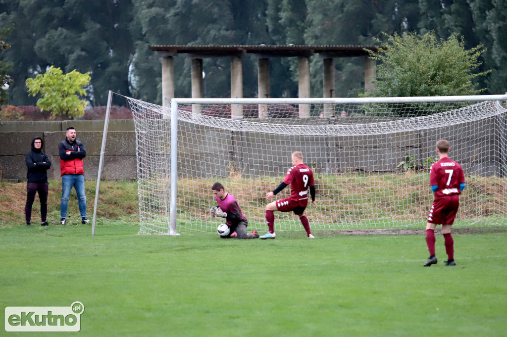 SL Salos Róża Kutno - LKS Dąbrówka 5 : 3