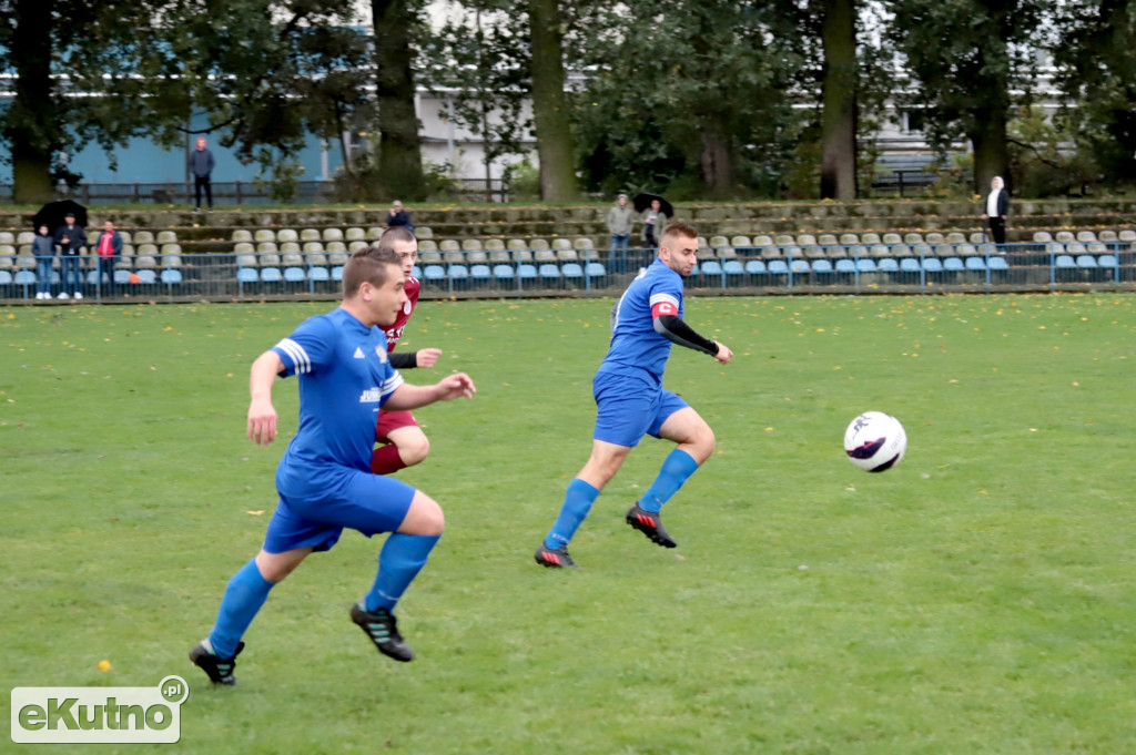 SL Salos Róża Kutno - LKS Dąbrówka 5 : 3