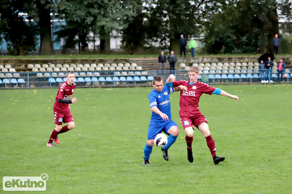 SL Salos Róża Kutno - LKS Dąbrówka 5 : 3
