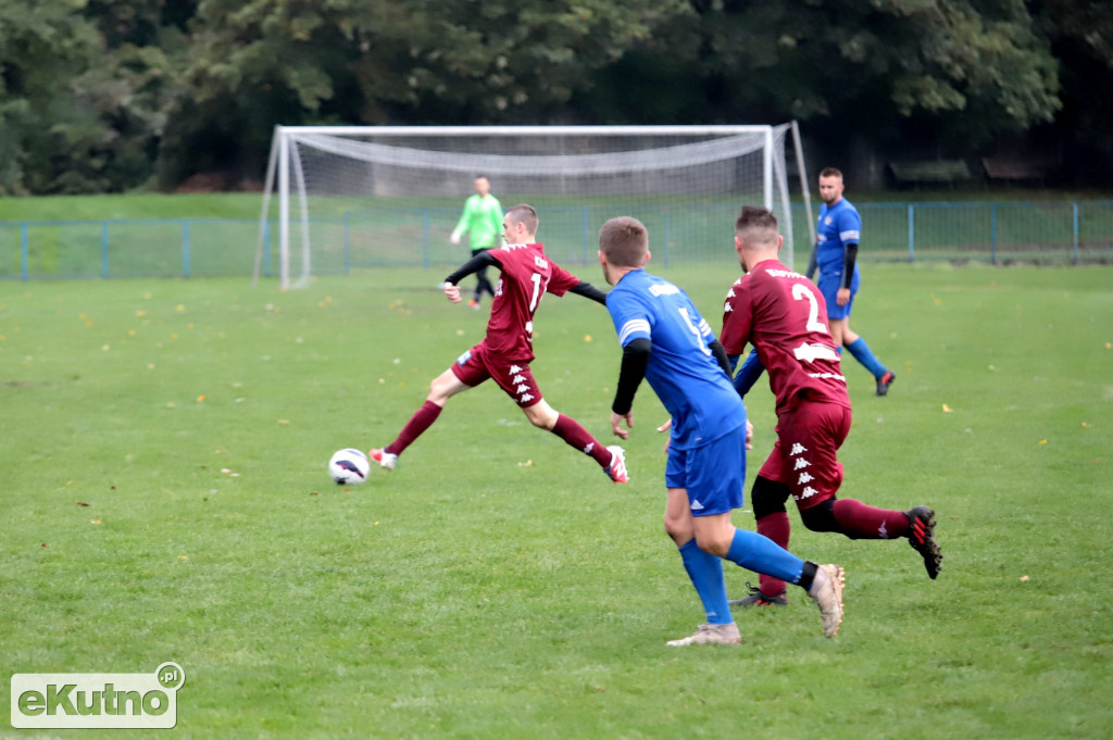 SL Salos Róża Kutno - LKS Dąbrówka 5 : 3