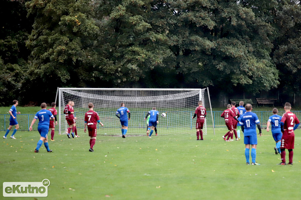 SL Salos Róża Kutno - LKS Dąbrówka 5 : 3