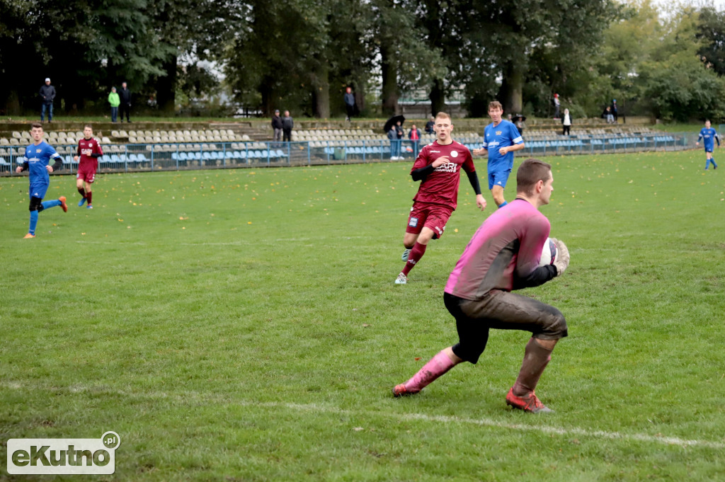 SL Salos Róża Kutno - LKS Dąbrówka 5 : 3