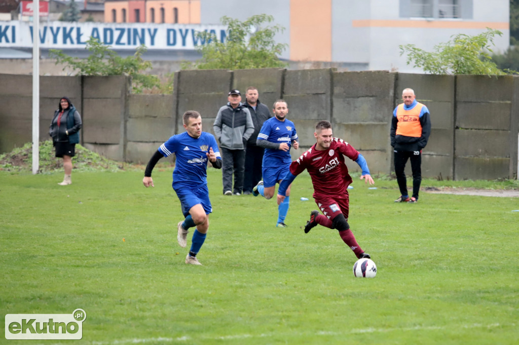 SL Salos Róża Kutno - LKS Dąbrówka 5 : 3