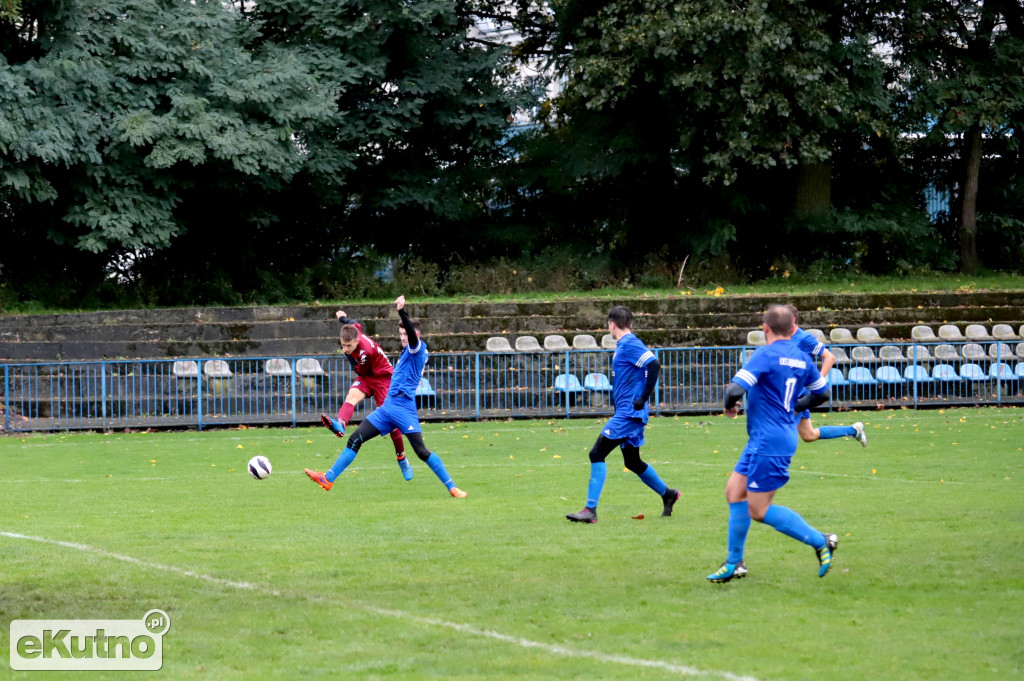 SL Salos Róża Kutno - LKS Dąbrówka 5 : 3