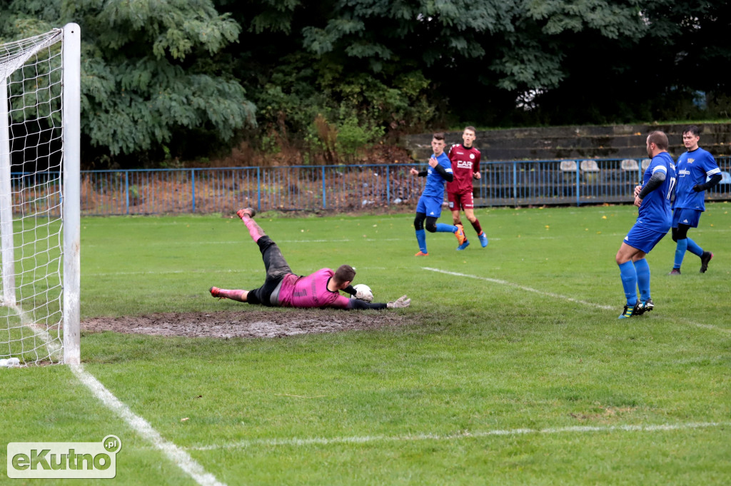 SL Salos Róża Kutno - LKS Dąbrówka 5 : 3