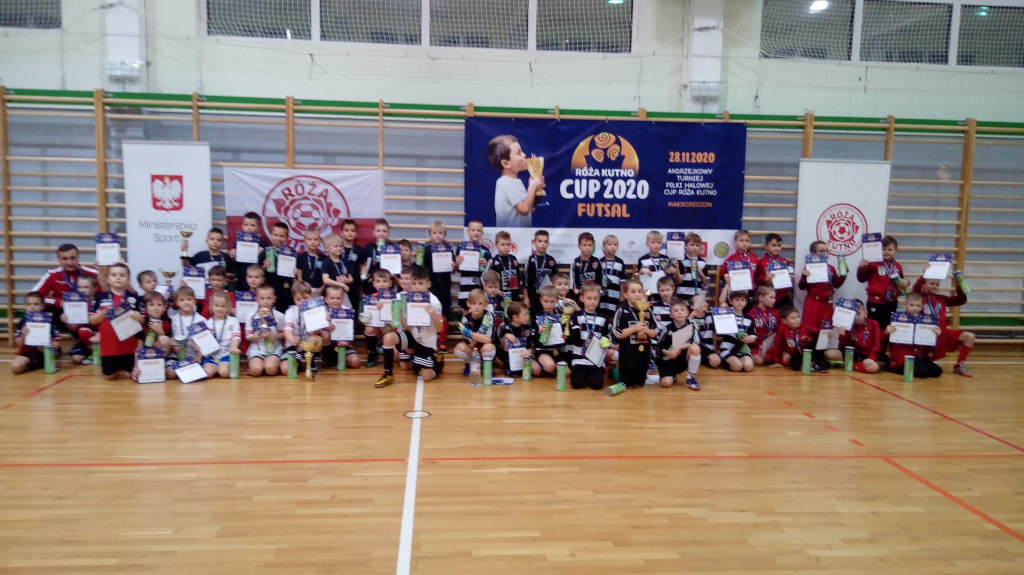 Andrzejkowy Turniej Piłki Halowej CUP RÓŻA KUTNO