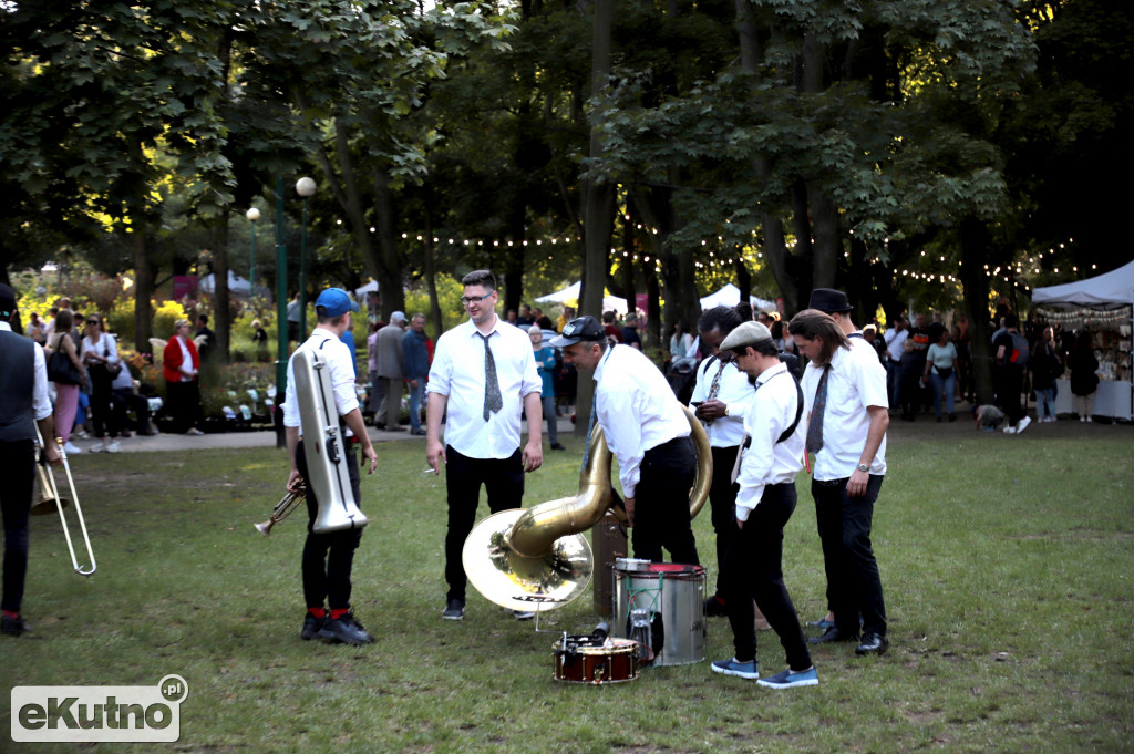 Sobotnie popołudnie na Święcie Róży