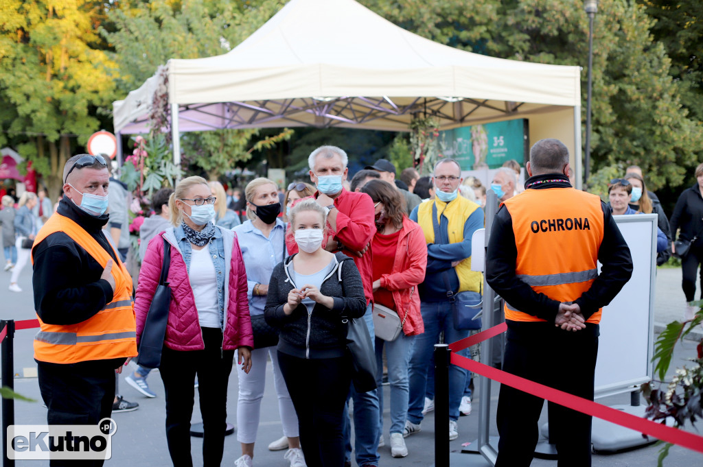 Sobotnie popołudnie na Święcie Róży