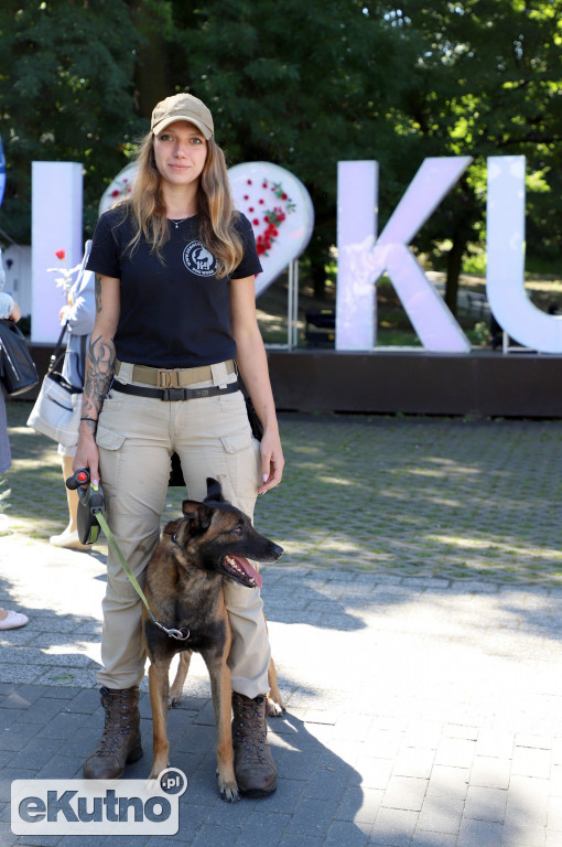 Niedziela rano na Święcie Róży