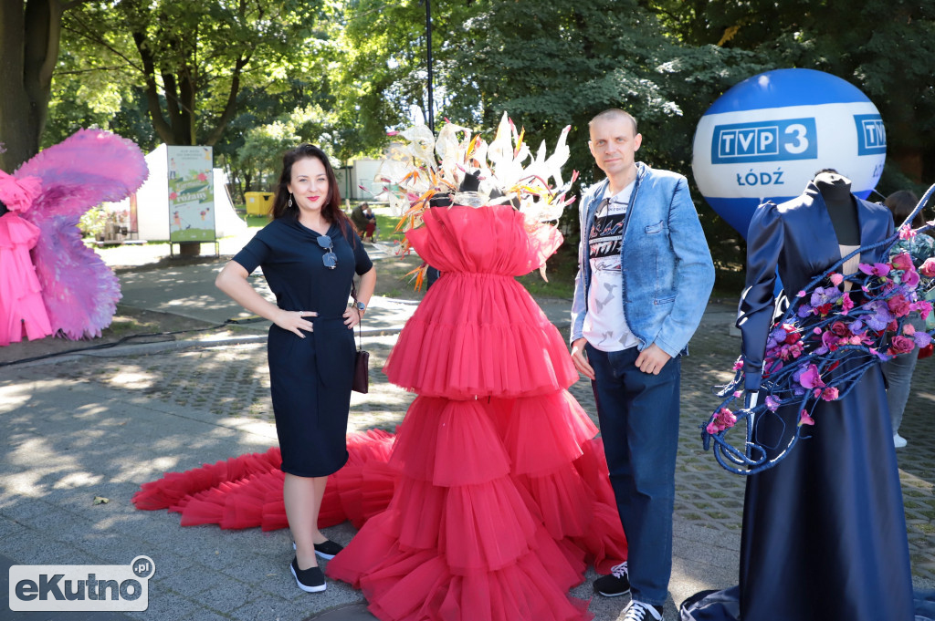 Niedziela rano na Święcie Róży