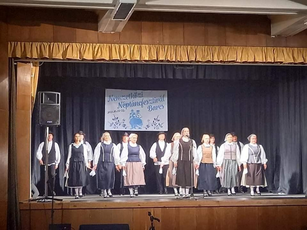 Zespół Pieśni i Tańca Ziemi Kutnowskiej na Węgrzech