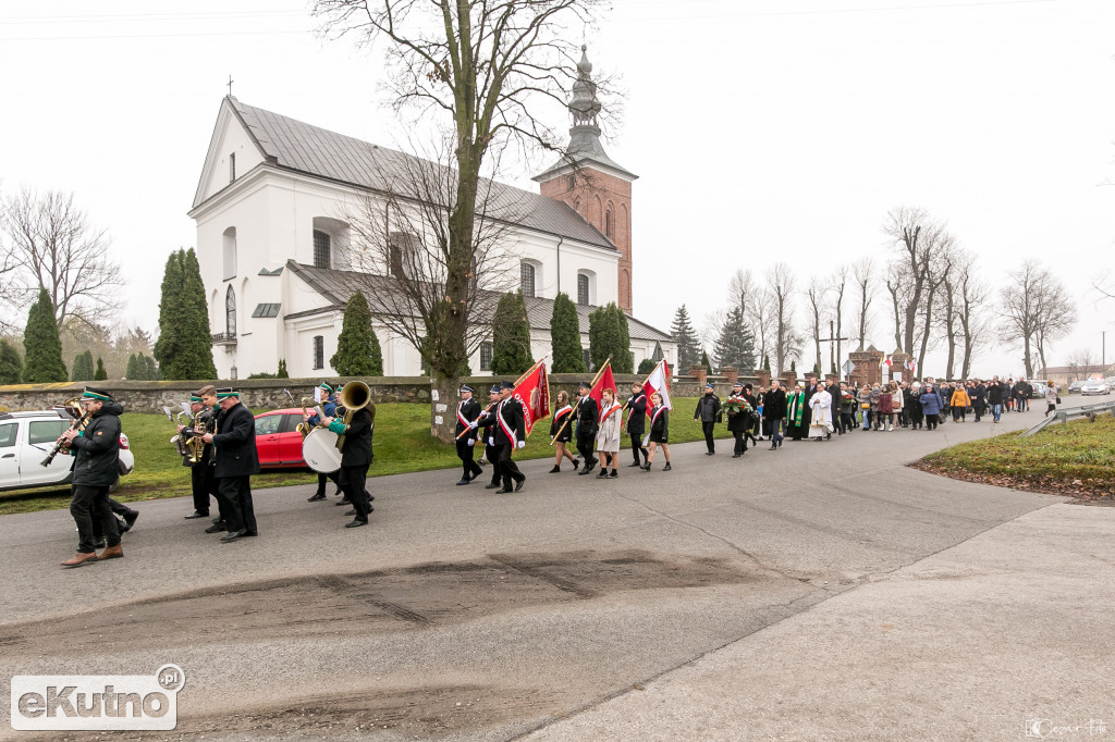 Pomnik Walczących o Niepodległość w Oporowie