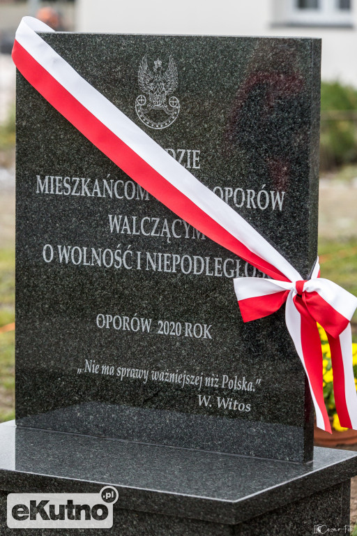 Pomnik Walczących o Niepodległość w Oporowie