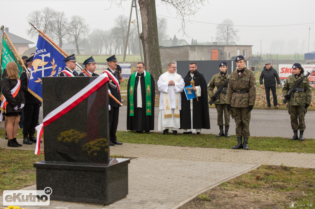 Pomnik Walczących o Niepodległość w Oporowie