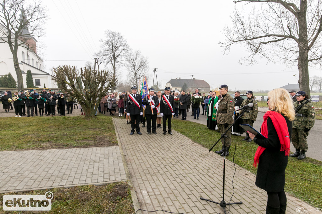 Pomnik Walczących o Niepodległość w Oporowie