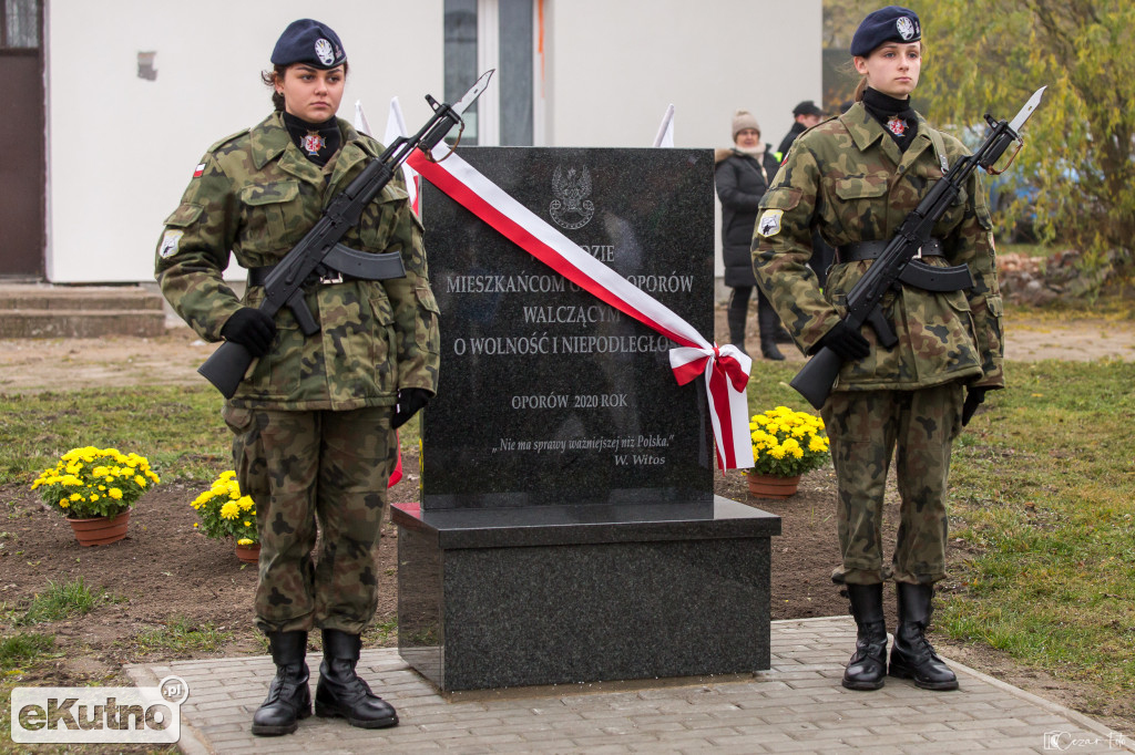 Pomnik Walczących o Niepodległość w Oporowie
