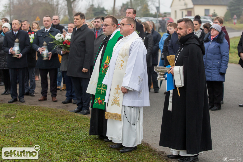 Pomnik Walczących o Niepodległość w Oporowie